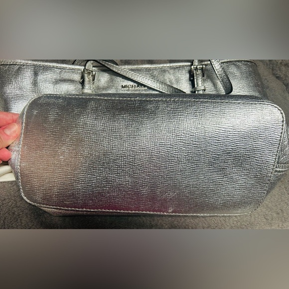 Authentic Michael Kors purse with wallet - Picture 14 of 14